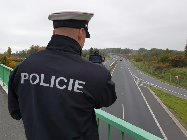 Region: Policisté měřili rychlost na šestce