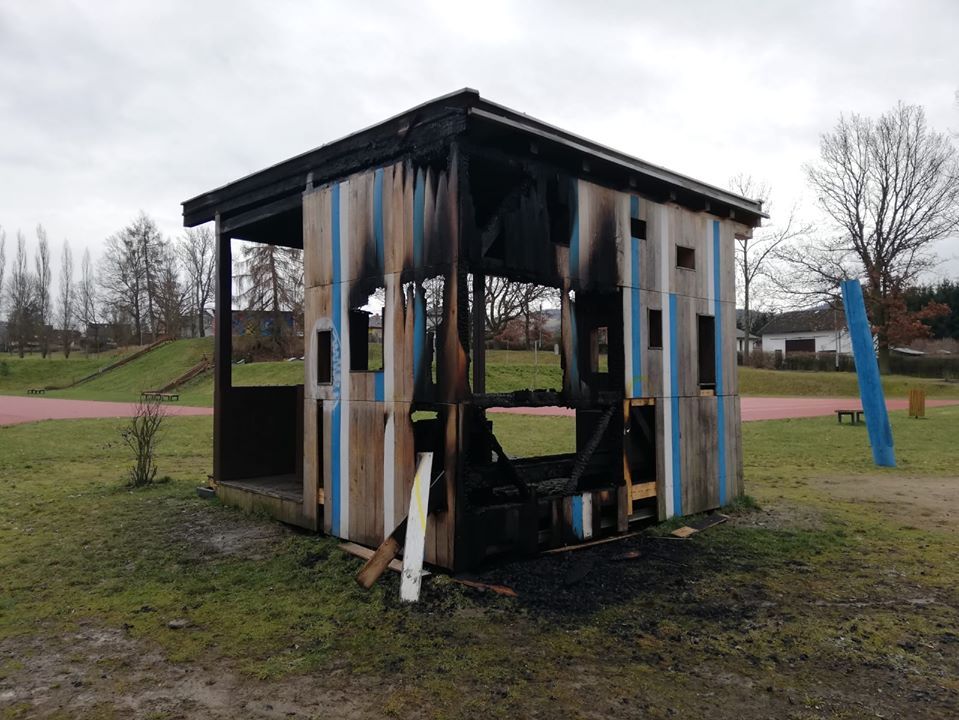 Sokolov: Žhář zapálil altán v areálu zdraví