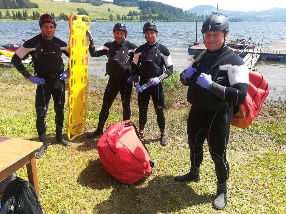 Tým vodních záchranářů ze stanice Cheb se na soutěži v Polsku vůbec neztratil
