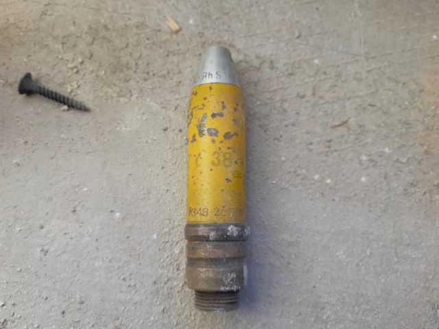 Žlutice: Při rekonstrukci domu nalezl dělostřeleckou střelu