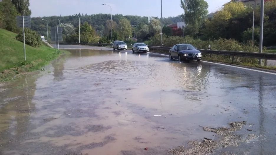 Nový přechod a bezpečnostní úpravy. Rekonstrukce Zlínské Vavrečkovy ulice